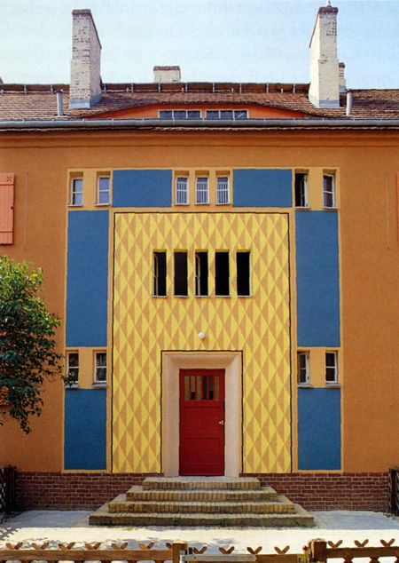 Berlin-Gruenau, Gartenvorstadt Am Falkenberg, Bruno Taut, 1913-14, aus: Bruno Taut, 1880-1938, Architekt zwischen Tradition und Avantgarde, hrsg. von Winfried Nerdinger, Kristiana Hartmann, Matthias Schirren u. Manfred Speidel, Stuttgart/M&uuml;nchen 2001, S. 46
